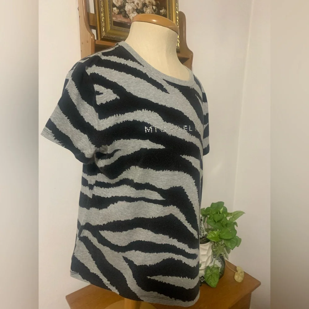 Michael Kors Black and Grey Zebra Studded Logo Short Sleeve T Shirt XL - Picture 6 of 14
